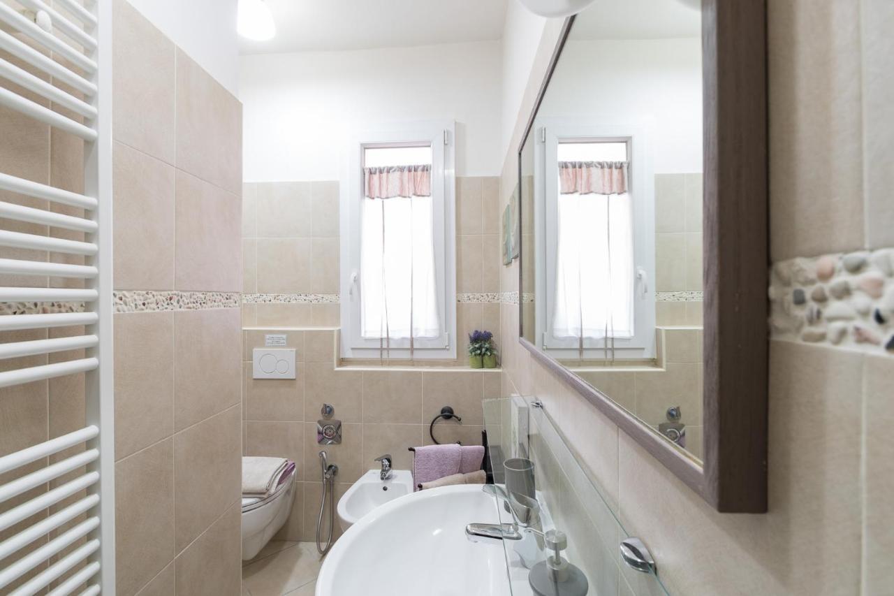 La Colombina Hotel โบโลญญา ภายนอก รูปภาพ